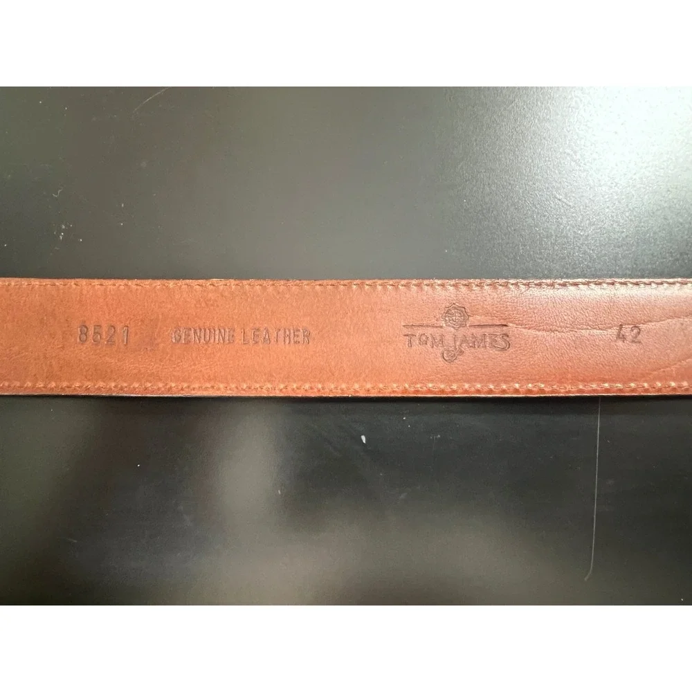 Tom James MCM Mens Brown Crocodile Embossed Leather Belt Silver Buckle‎ Italy 42